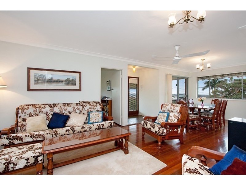 82 Laura Street, Banora Point NSW 2486