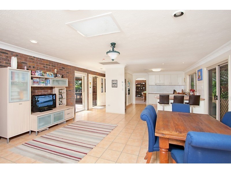 11 Jarrah Place, Banora Point NSW 2486