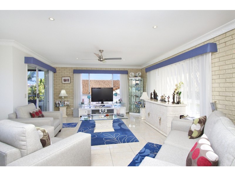 2/5 Bluegum Boulevard, Banora Point NSW 2486