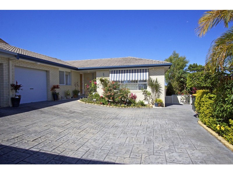 2/5 Bluegum Boulevard, Banora Point NSW 2486