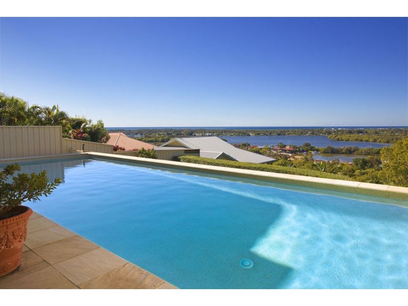 10 Bluehaze Crescent, Banora Point NSW 2486