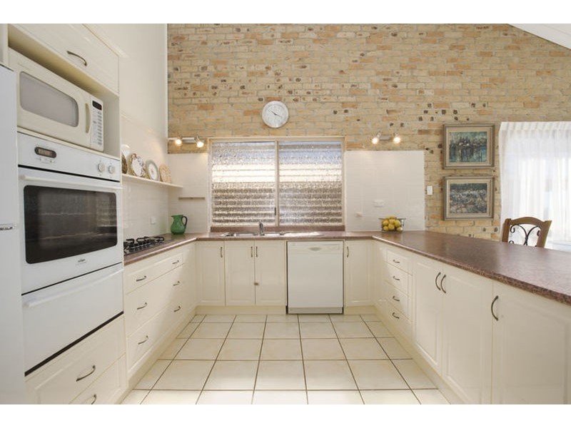 10 Bluehaze Crescent, Banora Point NSW 2486