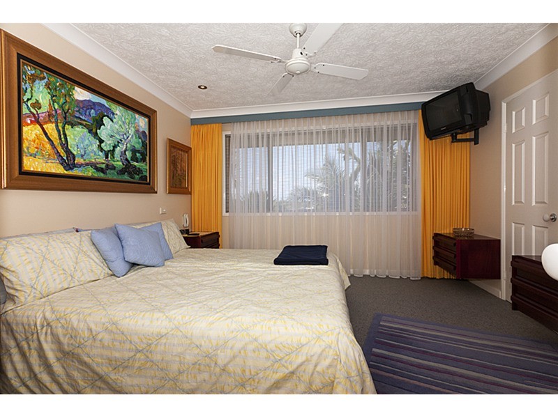 2/43 Mariners Crescent, Banora Point NSW 2486