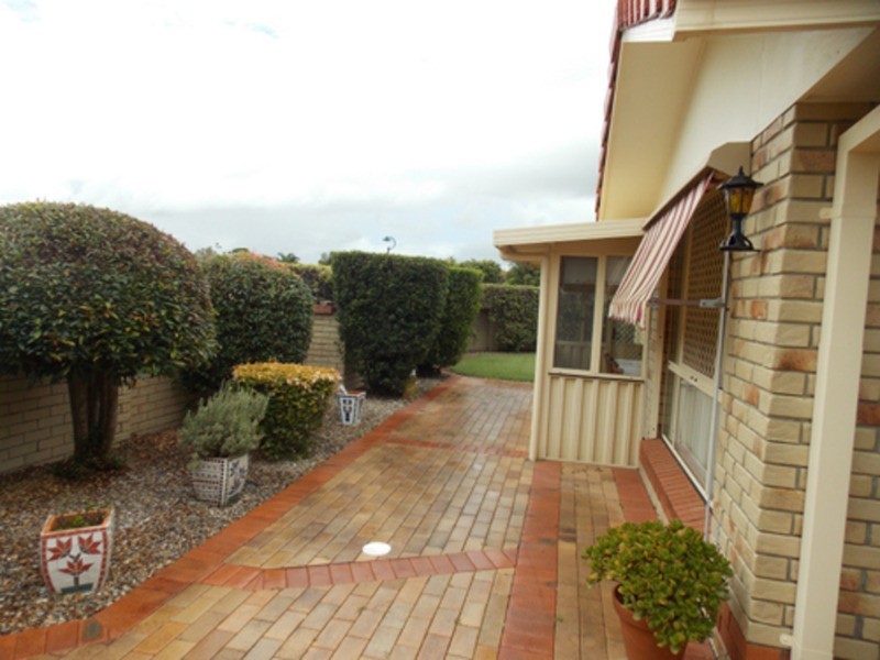 19 Kentia Crescent, Banora Point NSW 2486