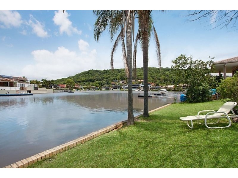 16 Captains Way, Banora Point NSW 2486