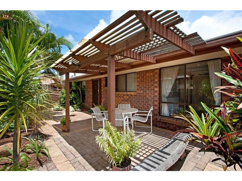 16 Captains Way, Banora Point NSW 2486