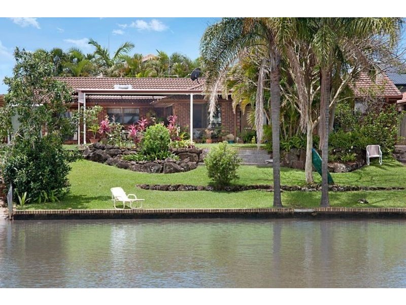 16 Captains Way, Banora Point NSW 2486