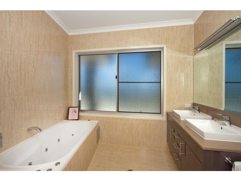 32 Sunnycrest Drive, Terranora NSW 2486