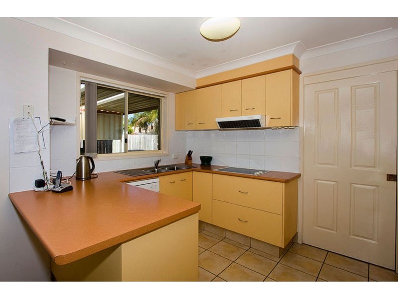 2/6 Kingston Drive, Banora Point NSW 2486