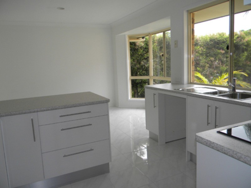 2/93 Lochlomond Drive, Banora Point NSW 2486
