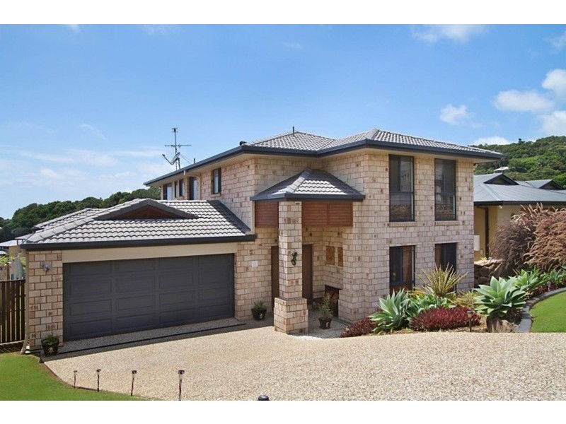 12 Mourne Terrace, Banora Point NSW 2486