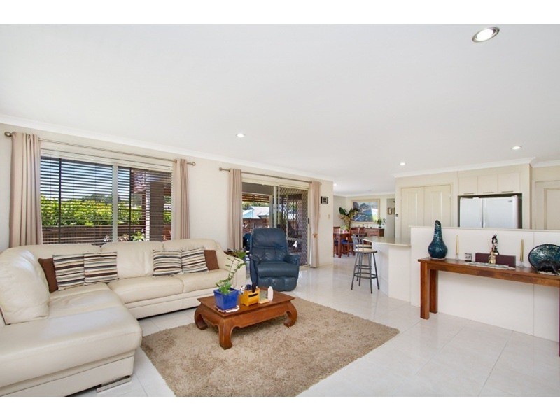 30 Buncrana Terrace, Banora Point NSW 2486