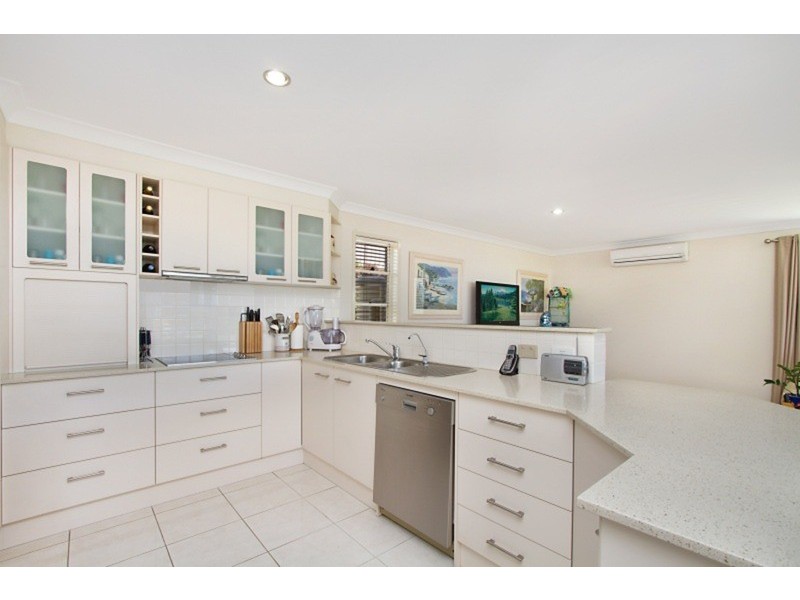 30 Buncrana Terrace, Banora Point NSW 2486