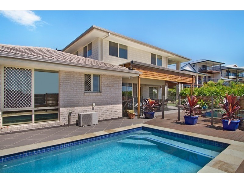 30 Buncrana Terrace, Banora Point NSW 2486