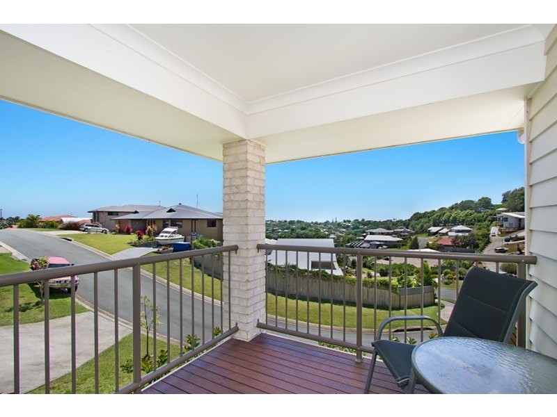 30 Buncrana Terrace, Banora Point NSW 2486