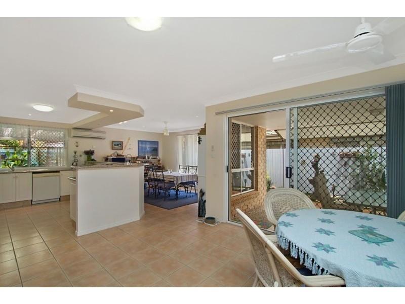 47 Riversdale Boulevard, Banora Point NSW 2486