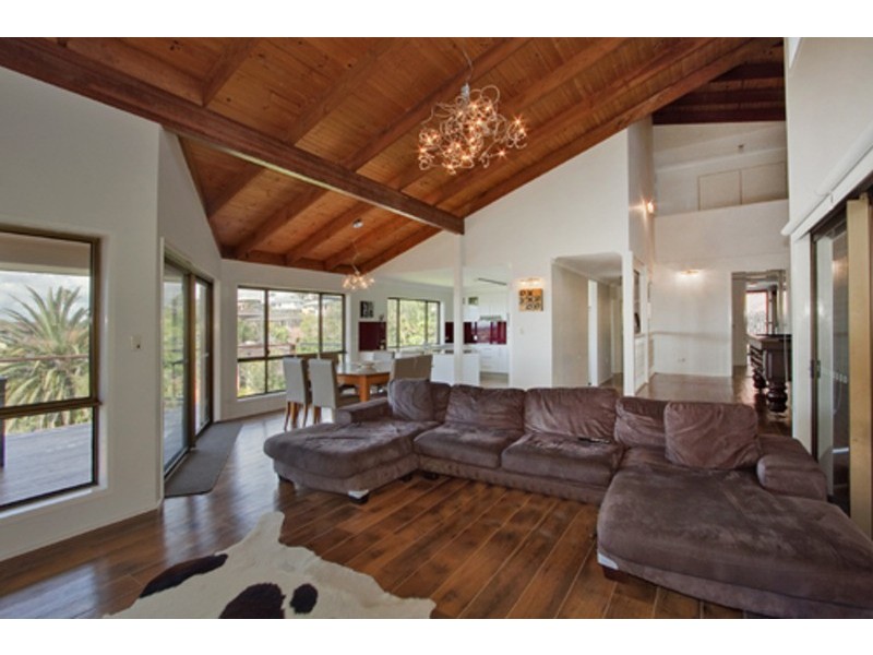 9 James Cook Drive, Banora Point NSW 2486