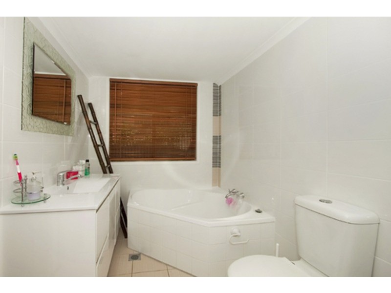 9 James Cook Drive, Banora Point NSW 2486