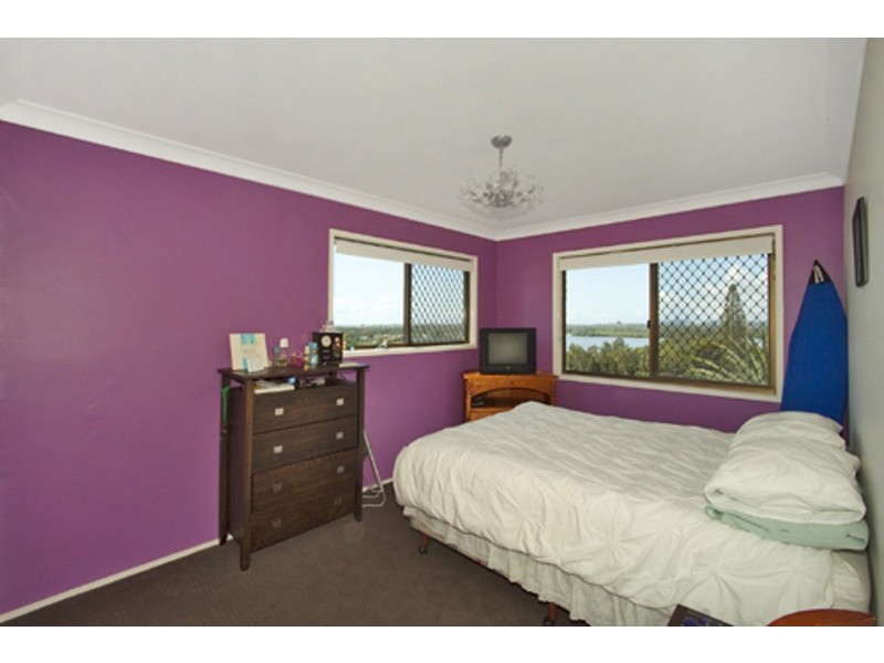 9 James Cook Drive, Banora Point NSW 2486