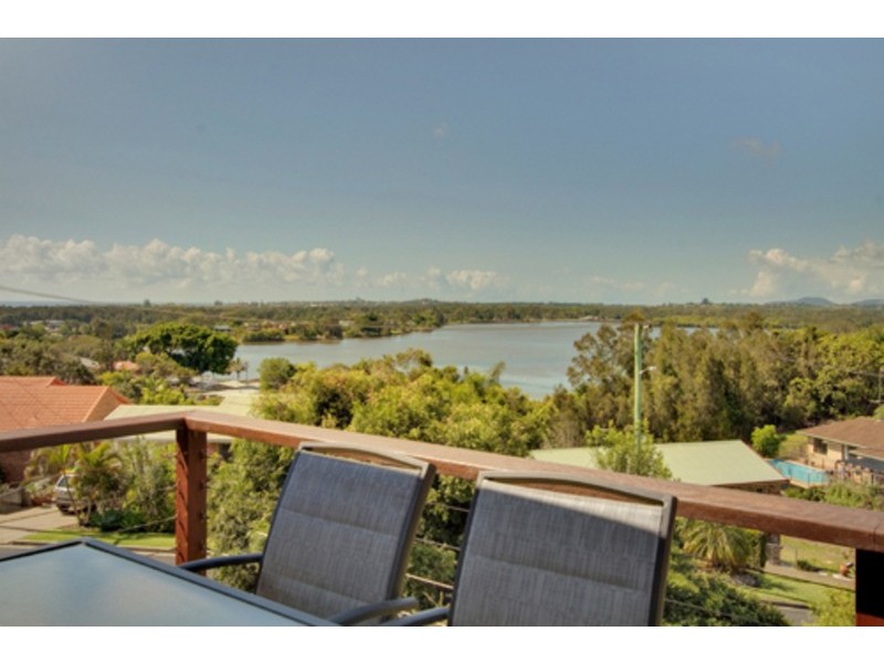 9 James Cook Drive, Banora Point NSW 2486