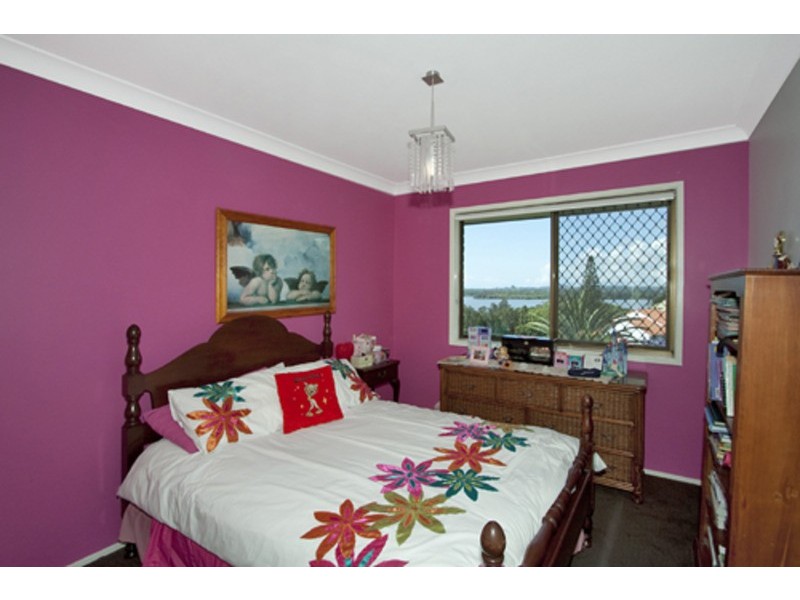 9 James Cook Drive, Banora Point NSW 2486