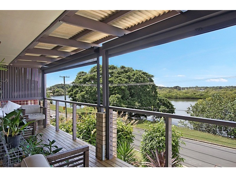2/49 Bimbadeen Avenue, Banora Point NSW 2486