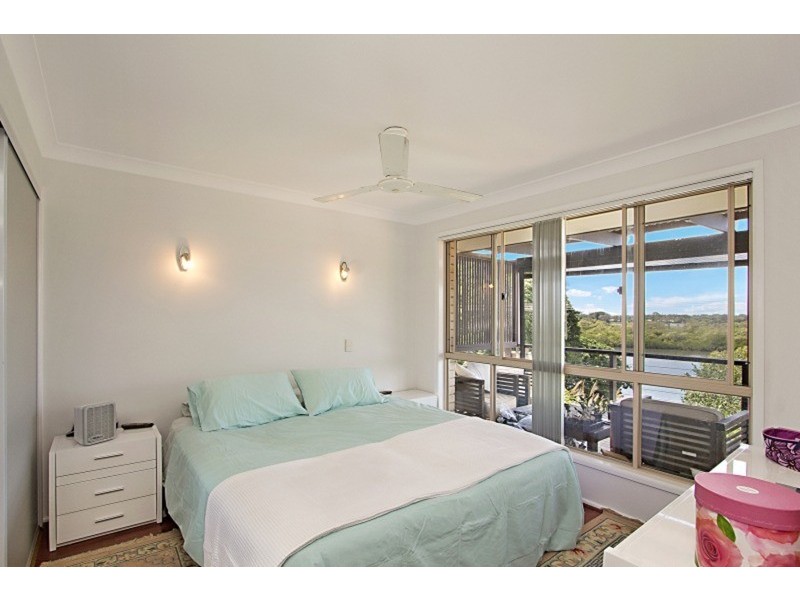 2/49 Bimbadeen Avenue, Banora Point NSW 2486