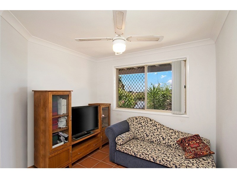 2/49 Bimbadeen Avenue, Banora Point NSW 2486