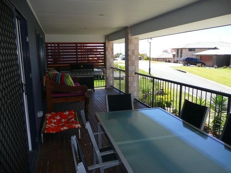 2 Mourne Terrace, Banora Point NSW 2486