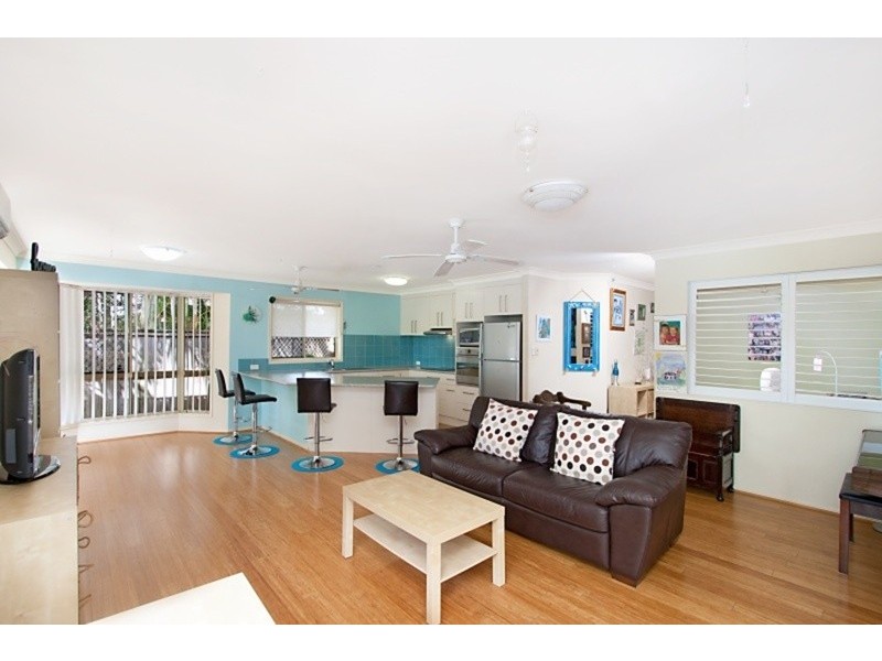 30 Riversdale Boulevard, Banora Point NSW 2486