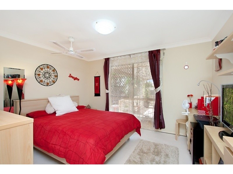 30 Riversdale Boulevard, Banora Point NSW 2486