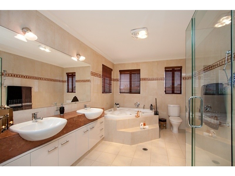 62 Lochlomond Drive, Banora Point NSW 2486