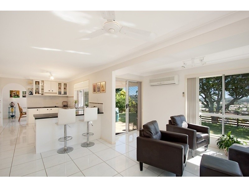 40 Oakland Parade, Banora Point NSW 2486