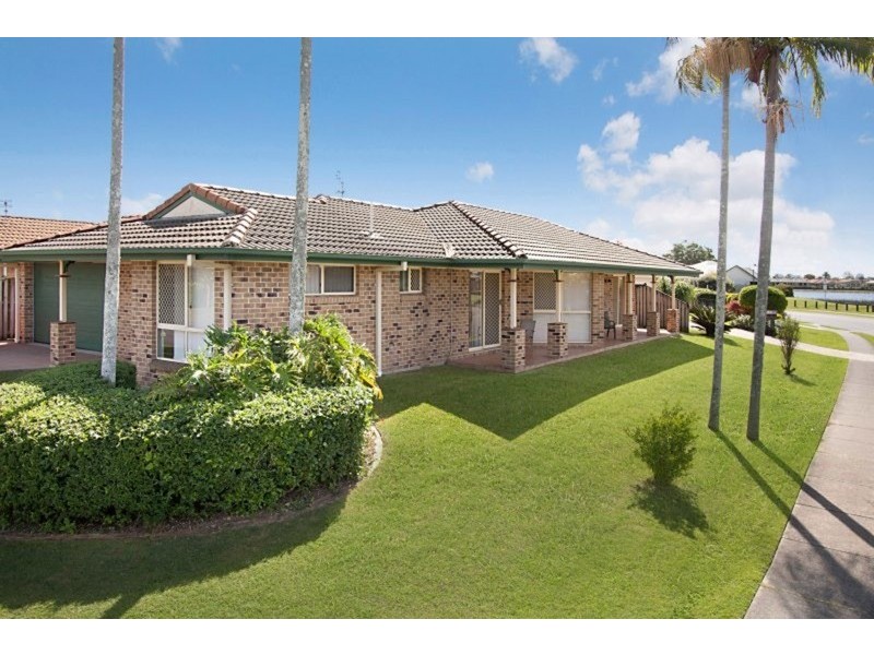 2 Kentia Crescent, Banora Point NSW 2486
