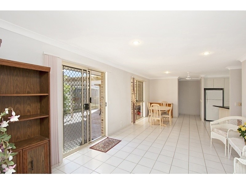 2 Kentia Crescent, Banora Point NSW 2486