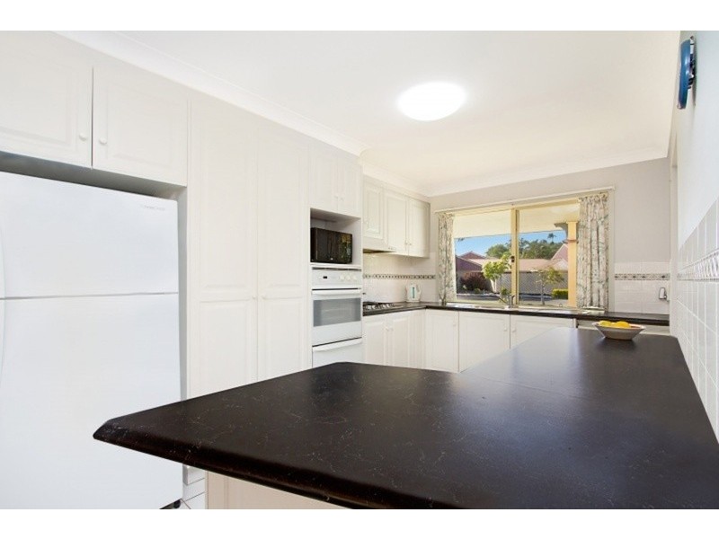 2 Kentia Crescent, Banora Point NSW 2486