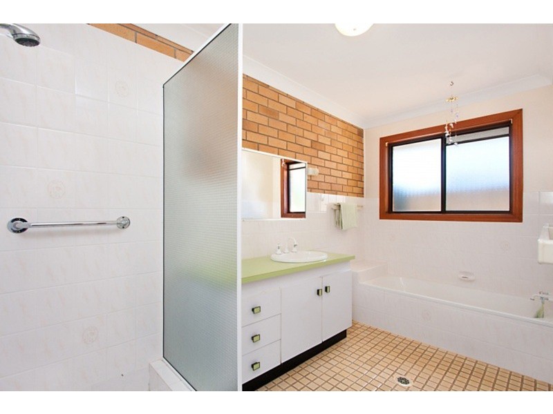 2/43 The Lakes Drive, Tweed Heads West NSW 2485