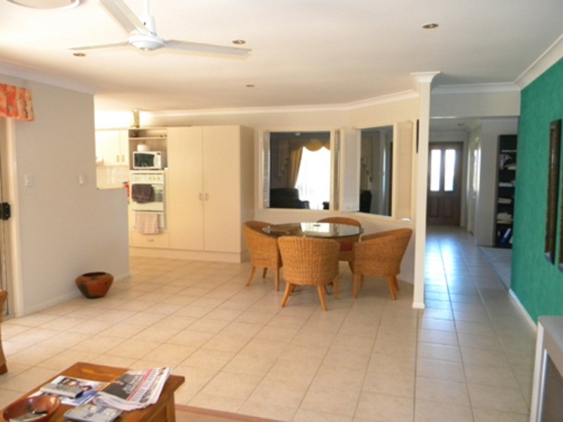 34 Champagne Drive, Banora Point NSW 2486