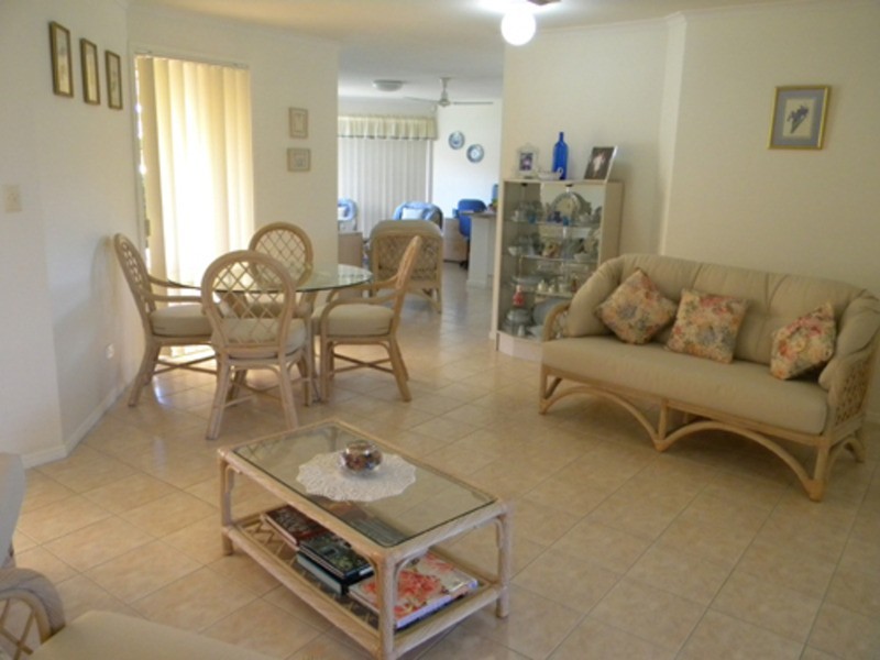 6 Rosnay Court, Banora Point NSW 2486