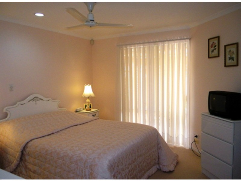 6 Rosnay Court, Banora Point NSW 2486