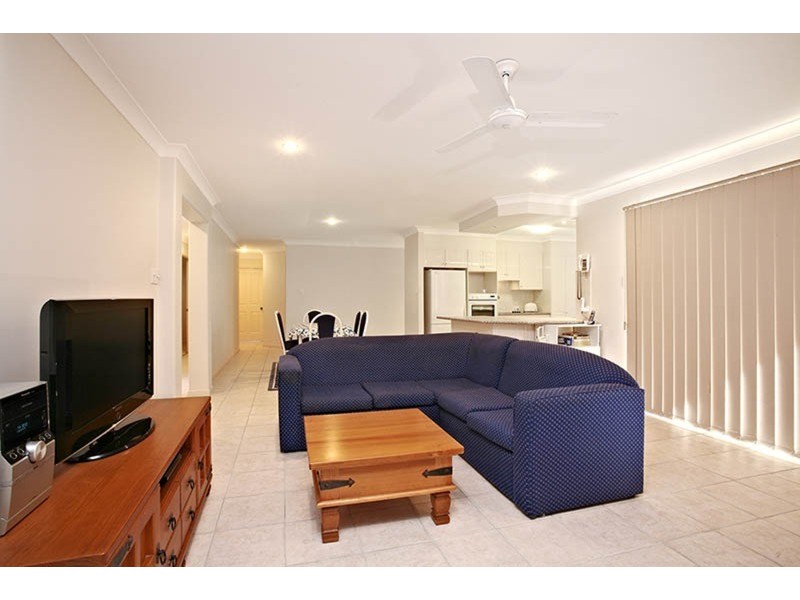 6 Yarra Close, Banora Point NSW 2486