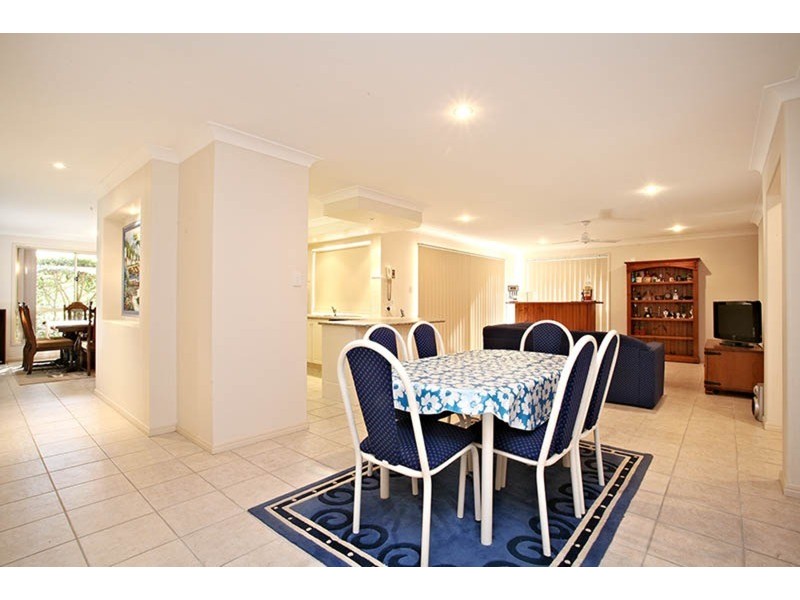 6 Yarra Close, Banora Point NSW 2486