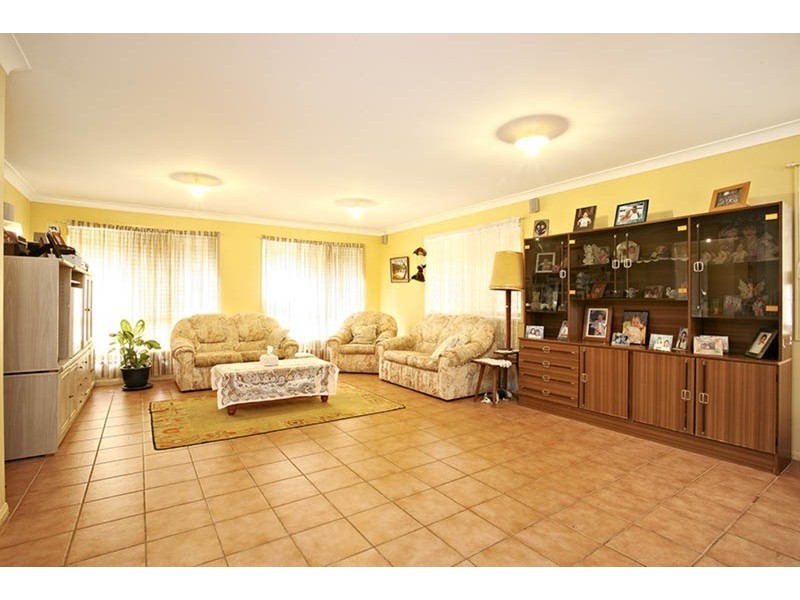 33 Glen Ayr Drive, Banora Point NSW 2486