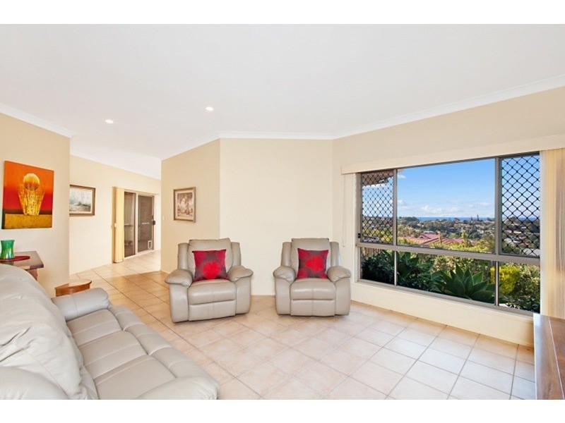 8 Tyrone Terrace, Banora Point NSW 2486
