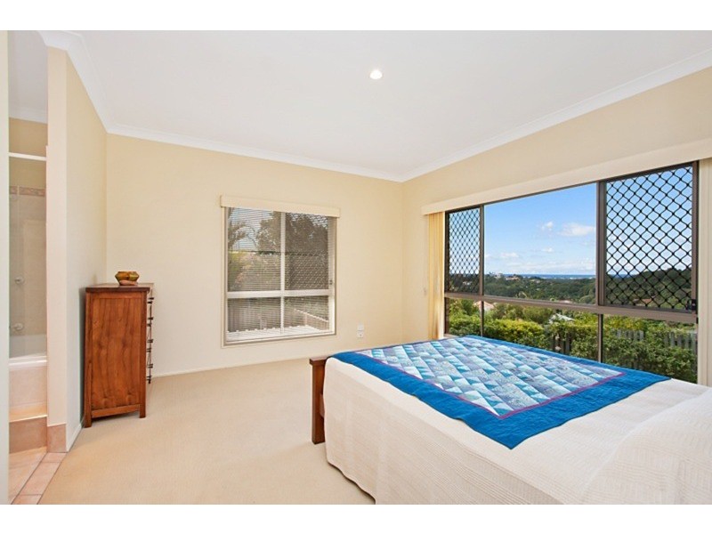 8 Tyrone Terrace, Banora Point NSW 2486