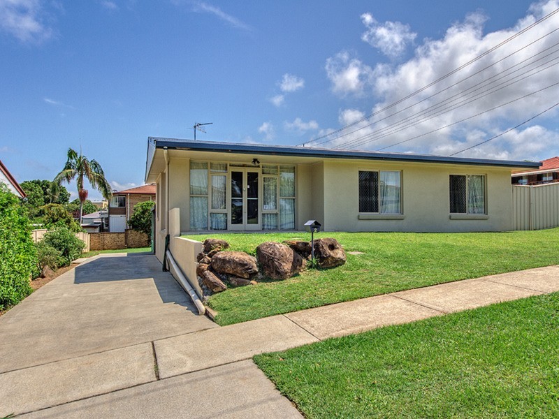 2 Kittiwake Street, Banora Point NSW 2486