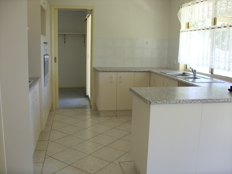 19 Honeymyrtle Drive, Banora Point NSW 2486