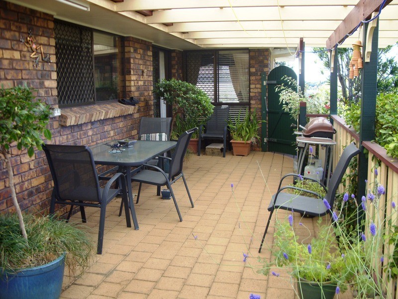 100 Lochlomond Drive, Banora Point NSW 2486