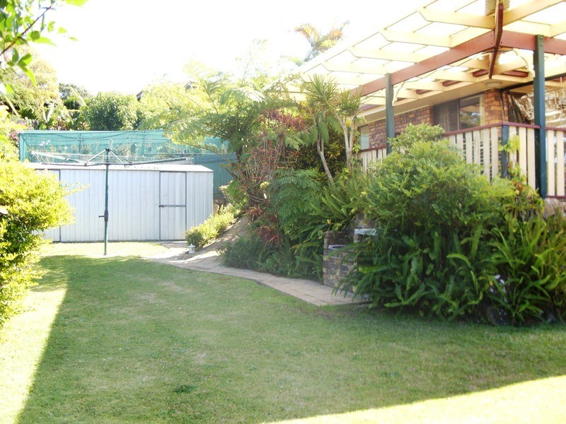 100 Lochlomond Drive, Banora Point NSW 2486