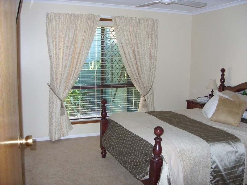 100 Lochlomond Drive, Banora Point NSW 2486